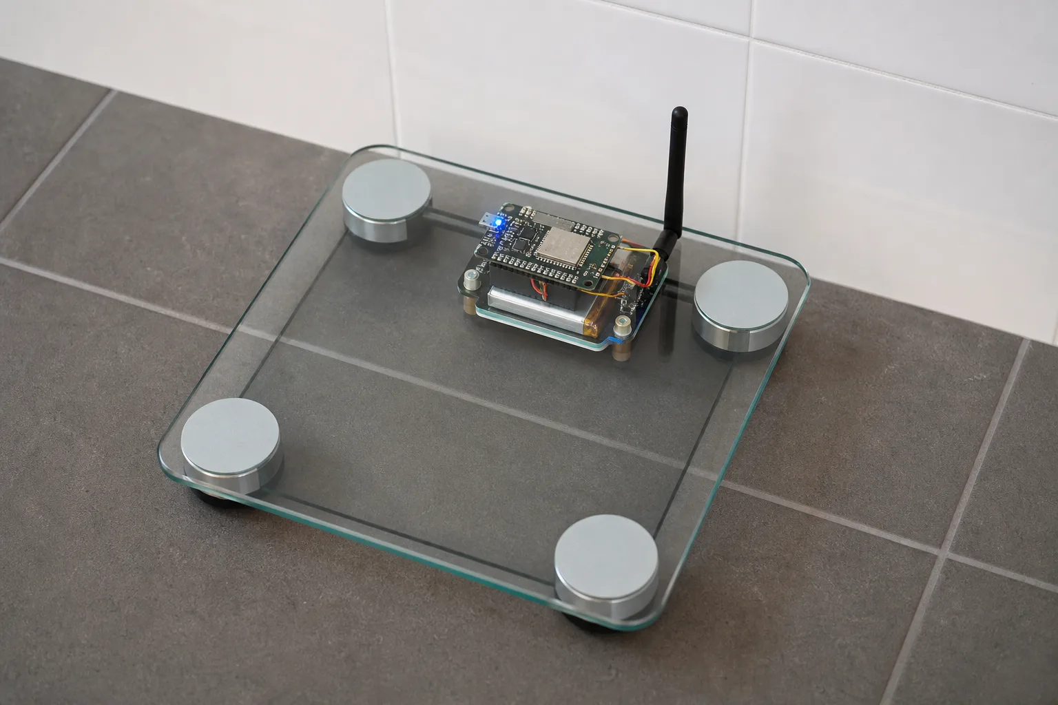 Personenwaage mit WLAN und Cloud-Sync selber bauen